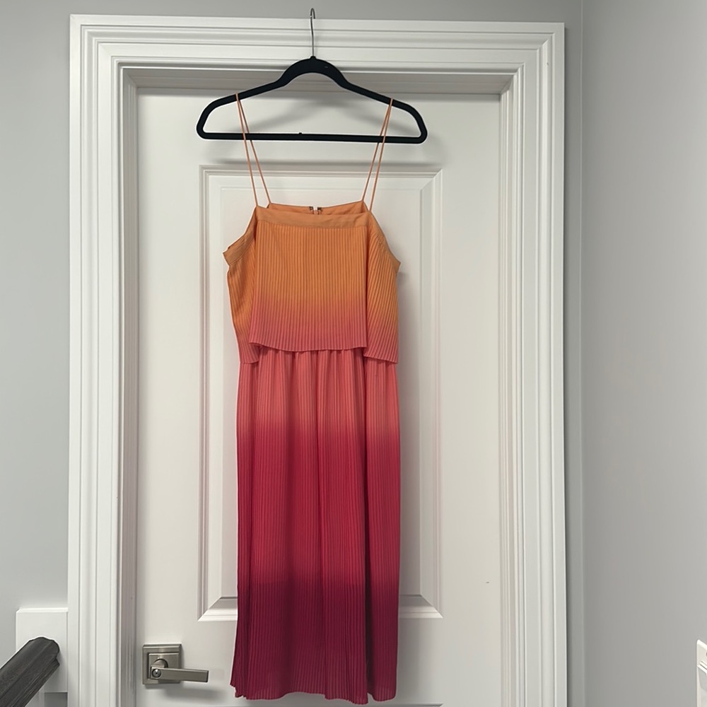 Pleated Ombré midi Dress